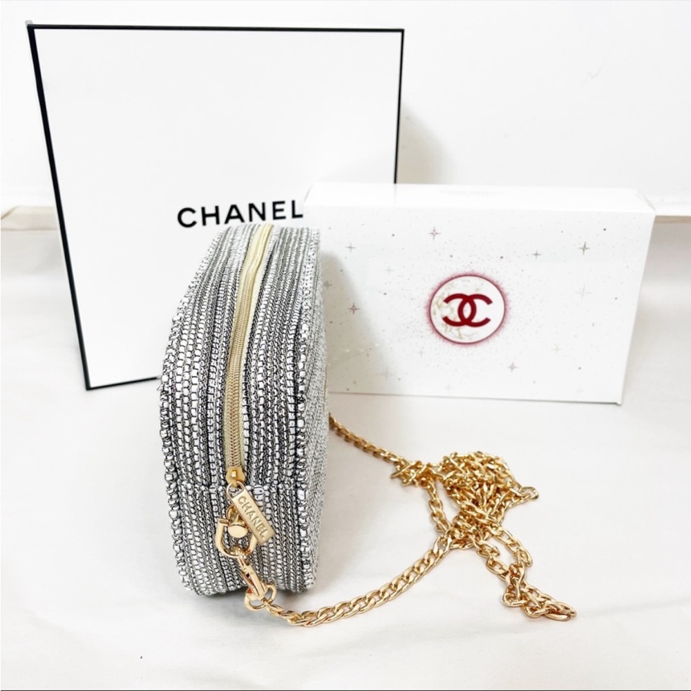 NEW CHANEL Holiday 2022 Woven Tweed Pouch Clutch -Converted To Crossbody Bag - Picture 5 of 13